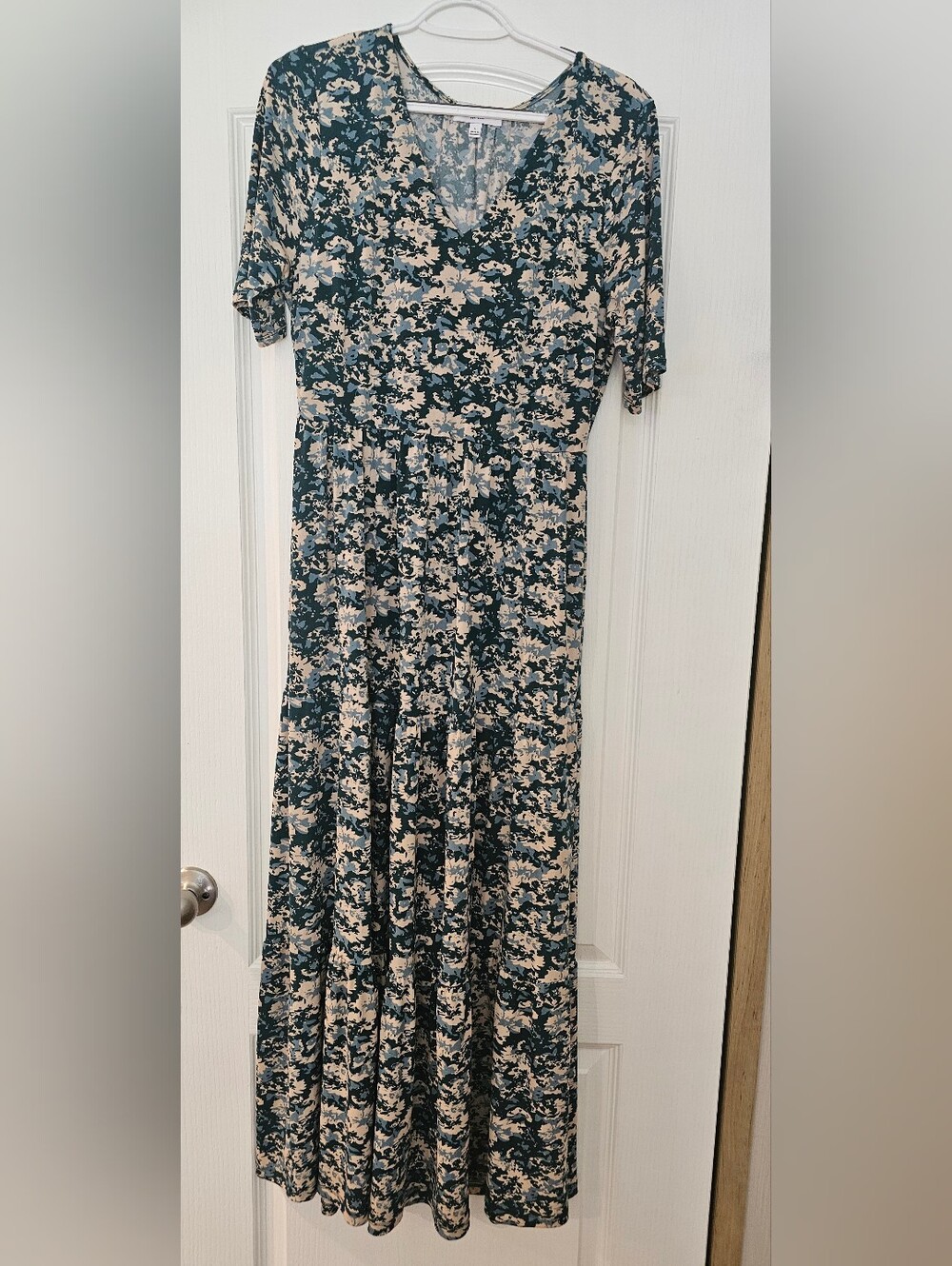 Gilli Teal and Cream Floral V-Neck Maxi Dress